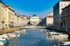 Canale Grande durante una passeggiata nel pomeriggio a Trieste